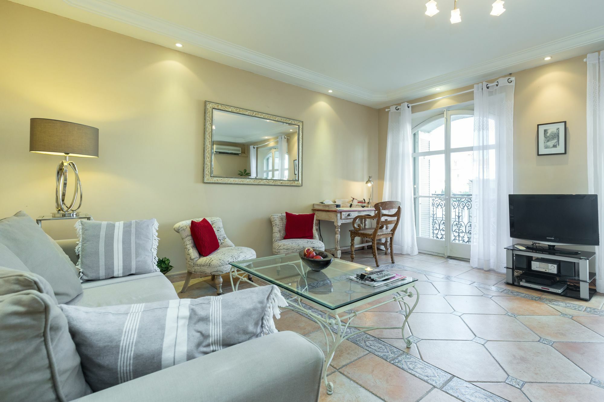 Lovely 2 Bed 2 Bath Apartment In Cannes On Rue Antibea Easy Walk To The Palais 224 Extérieur photo